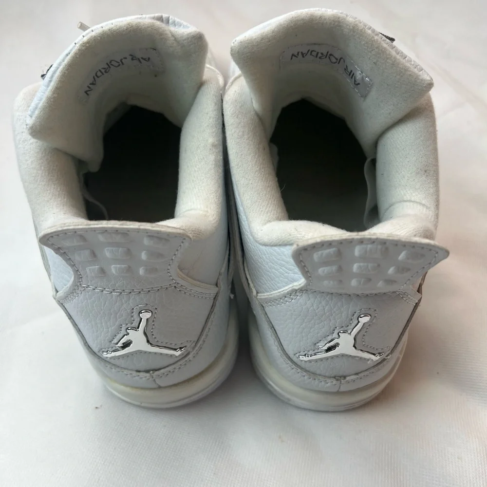 Nike Air Jordan 4 Retro White size 11 Basketball Sneakers